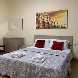 Chowdhury House Bed & Breakfast Mestre