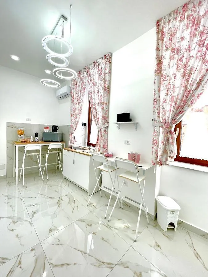 Virgy House Bed and Breakfast Napoli Bed & Breakfast